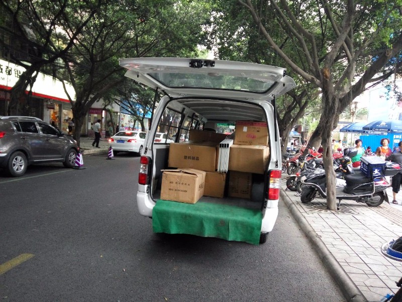 成都金杯车搬家拉货 实用、便捷的不二之选